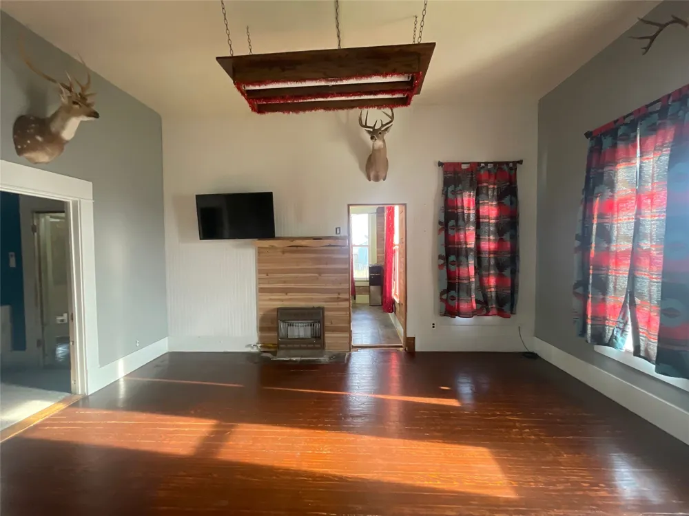 215 W Main Street Lometa, TX 76853