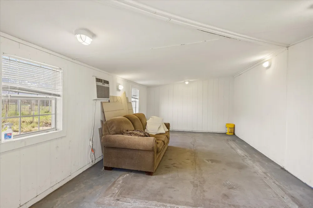 1118 County Road 325 Glen Rose, TX 76043