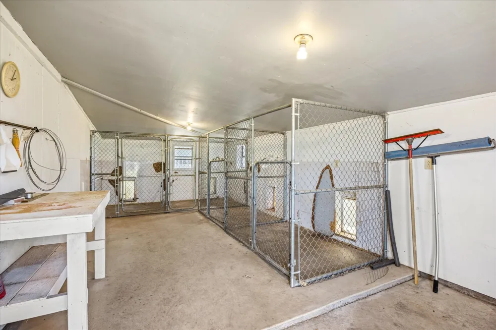 1118 County Road 325 Glen Rose, TX 76043