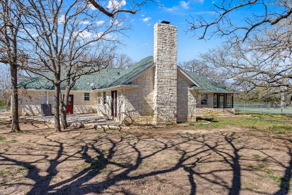 1118 County Road 325 Glen Rose, TX 76043