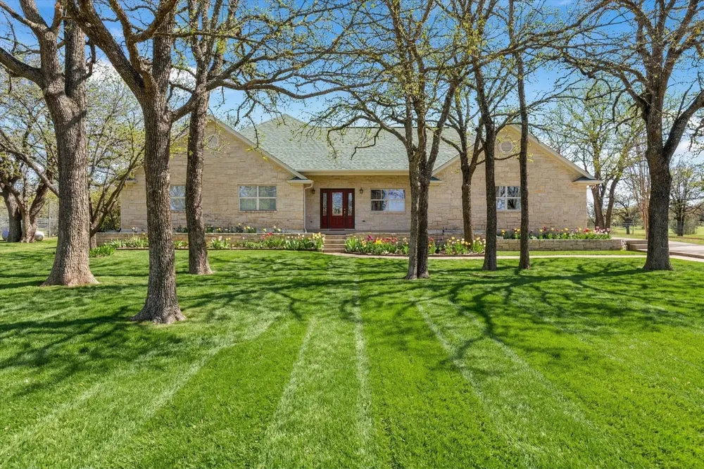 1118 County Road 325 Glen Rose, TX 76043