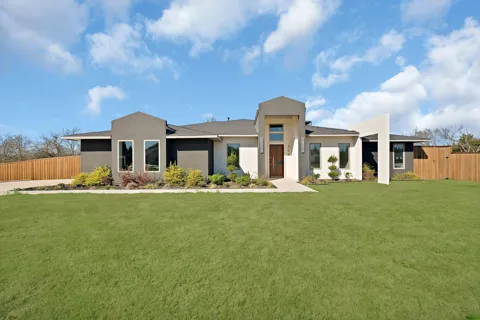 309 Whispering Way