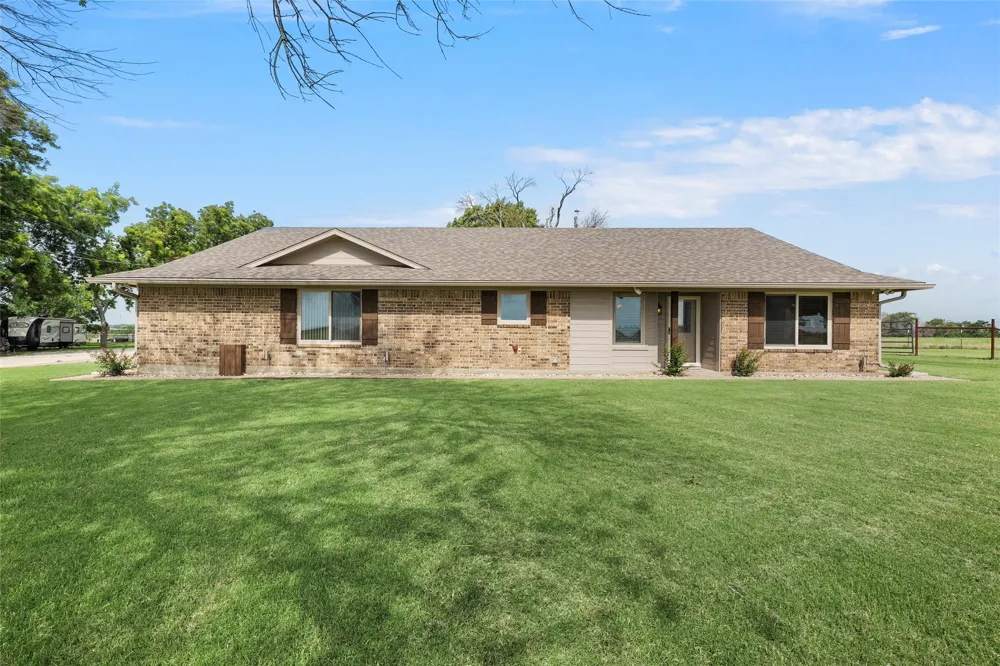 11541 Old Dallas Road West, TX 76691