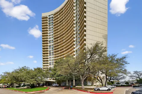 6211 W Northwest Highway #G811