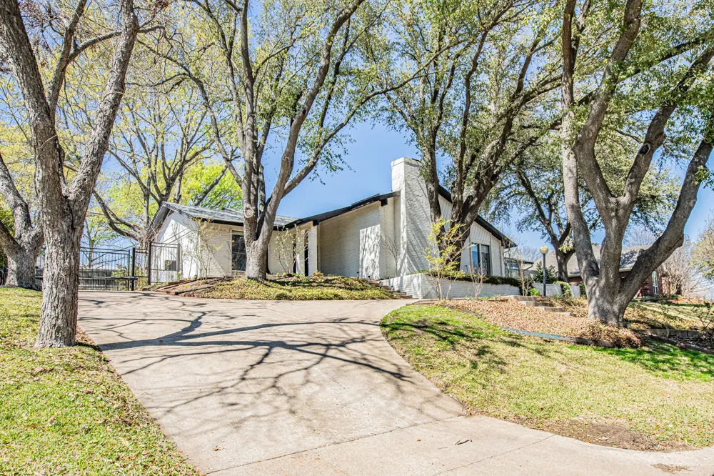 18 Crosslands Road Benbrook, TX 76132