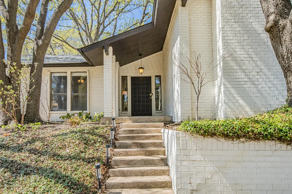 18 Crosslands Road Benbrook, TX 76132