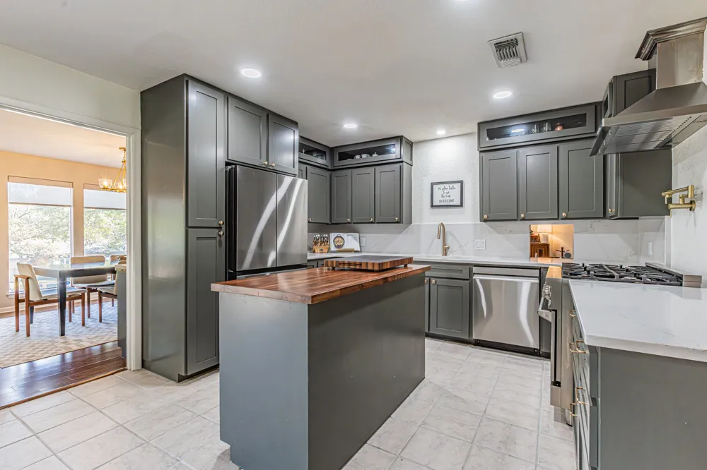 18 Crosslands Road Benbrook, TX 76132
