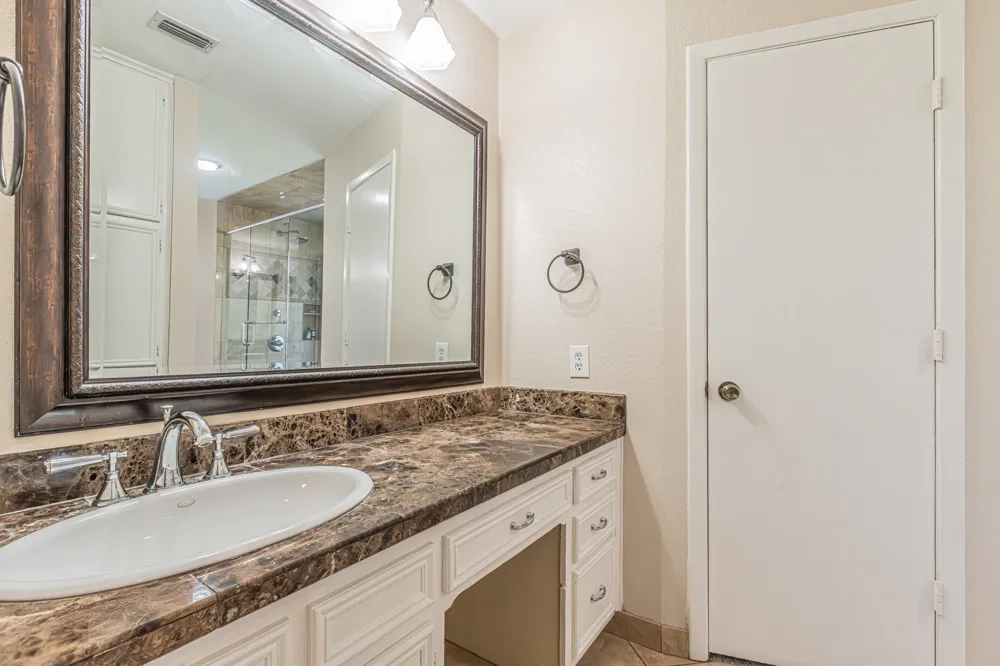 18 Crosslands Road Benbrook, TX 76132