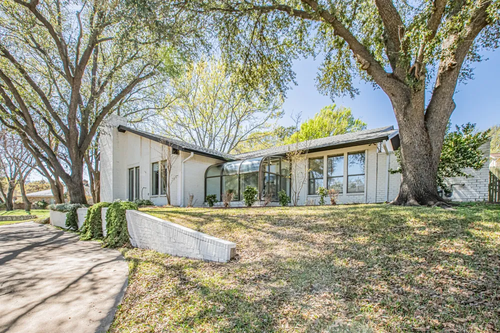 18 Crosslands Road Benbrook, TX 76132