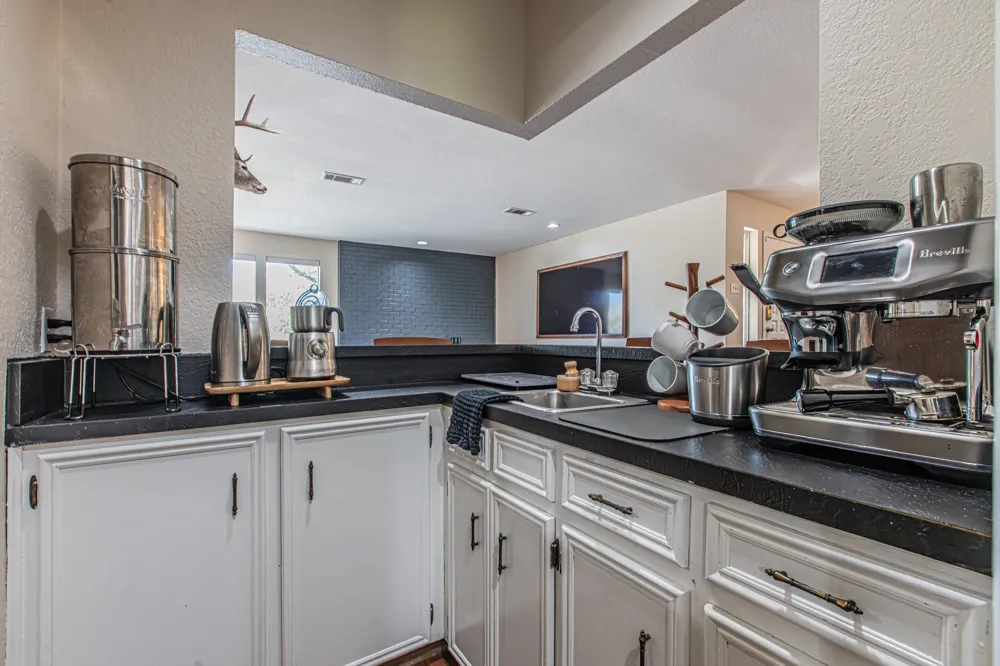 18 Crosslands Road Benbrook, TX 76132