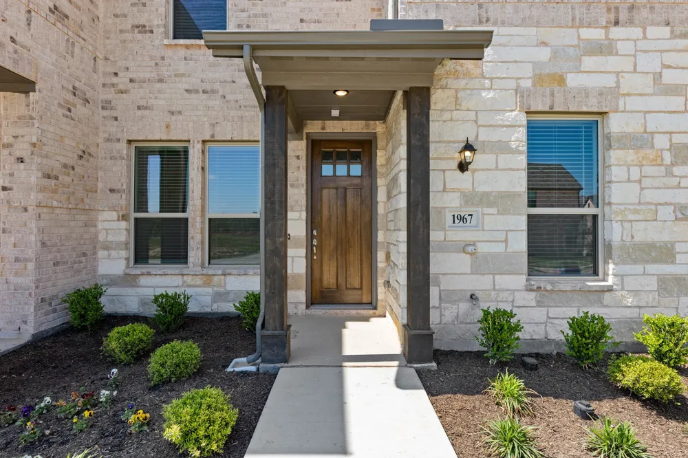 1967 Gentle Oak Trail Corinth, TX 76210