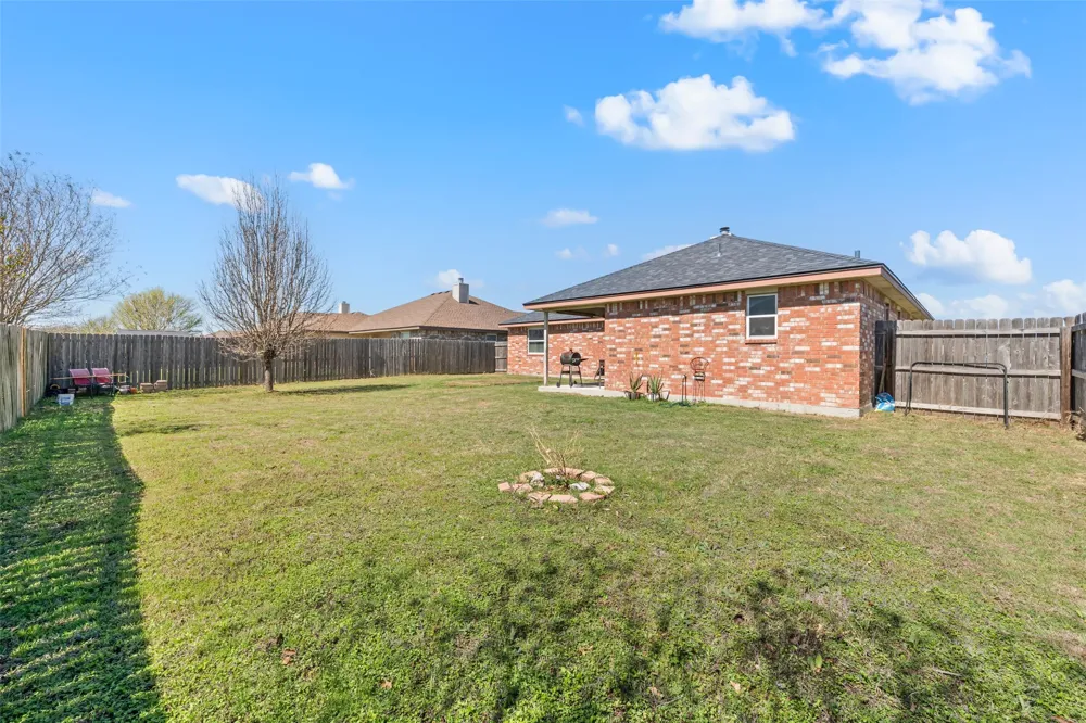 211 Mccullough Loop Temple, TX 76502