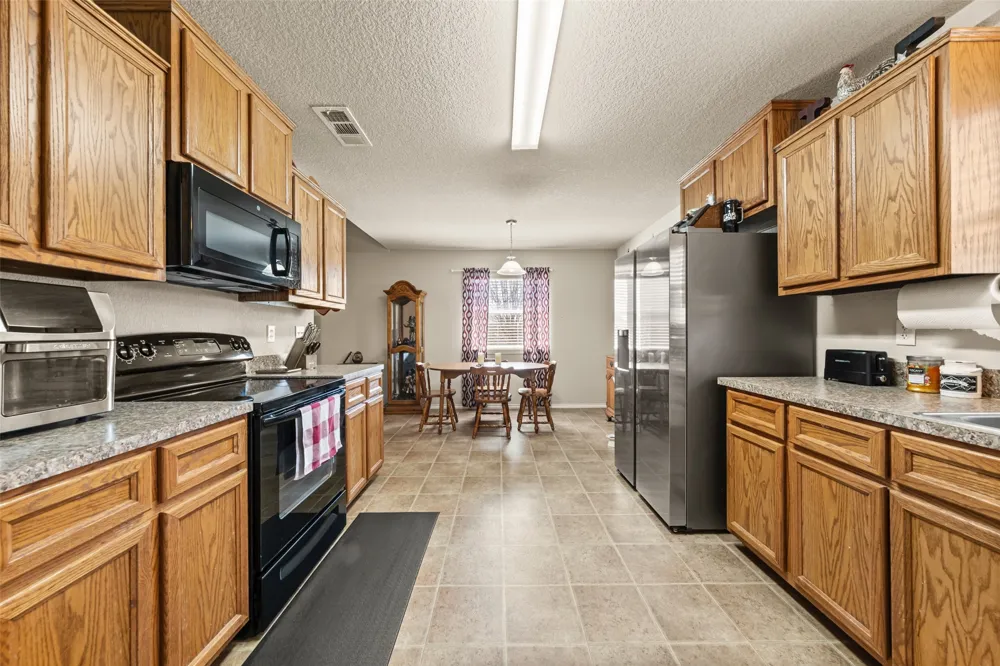 211 Mccullough Loop Temple, TX 76502