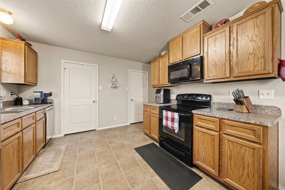 211 Mccullough Loop Temple, TX 76502