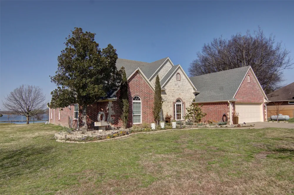 125 Rs County Road 3379 Emory, TX 75440