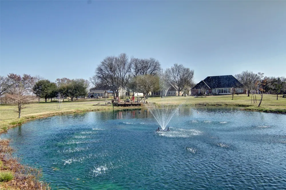 125 Rs County Road 3379 Emory, TX 75440