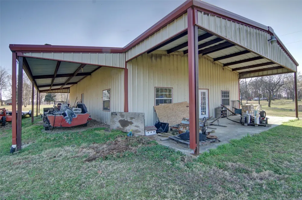 125 Rs County Road 3379 Emory, TX 75440