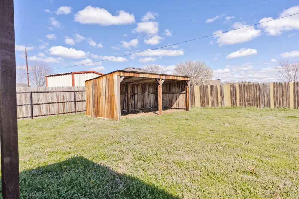 107 Ashley Street Alvord, TX 76225
