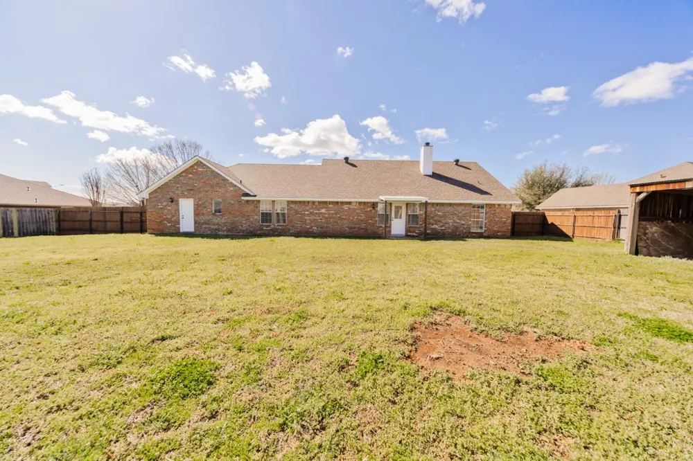 107 Ashley Street Alvord, TX 76225