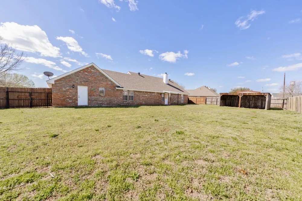 107 Ashley Street Alvord, TX 76225