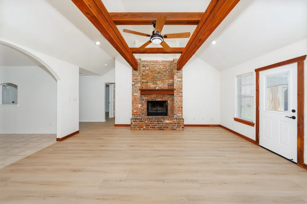 107 Ashley Street Alvord, TX 76225