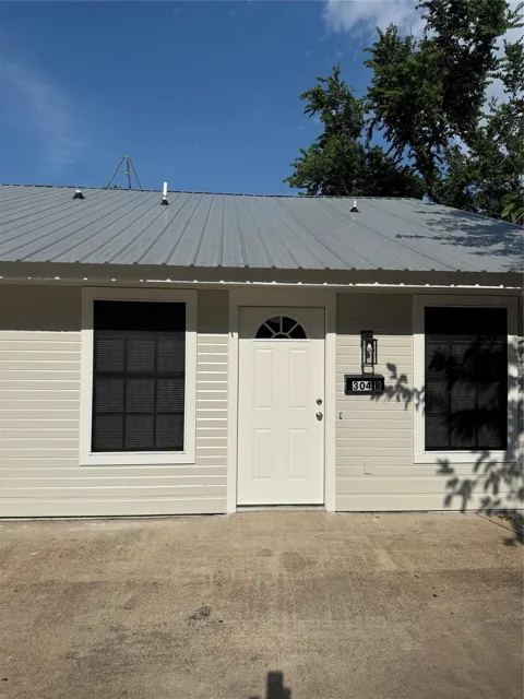 304 E Hickory Street #B