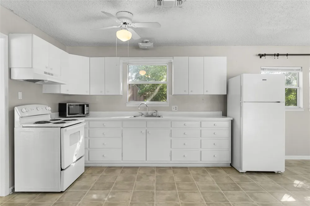 116 CR 1751 Clifton, TX 76634