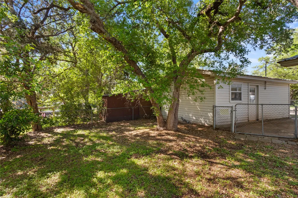 116 CR 1751 Clifton, TX 76634