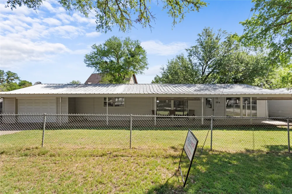 116 CR 1751 Clifton, TX 76634