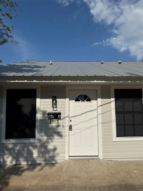 304 E Hickory Street #A