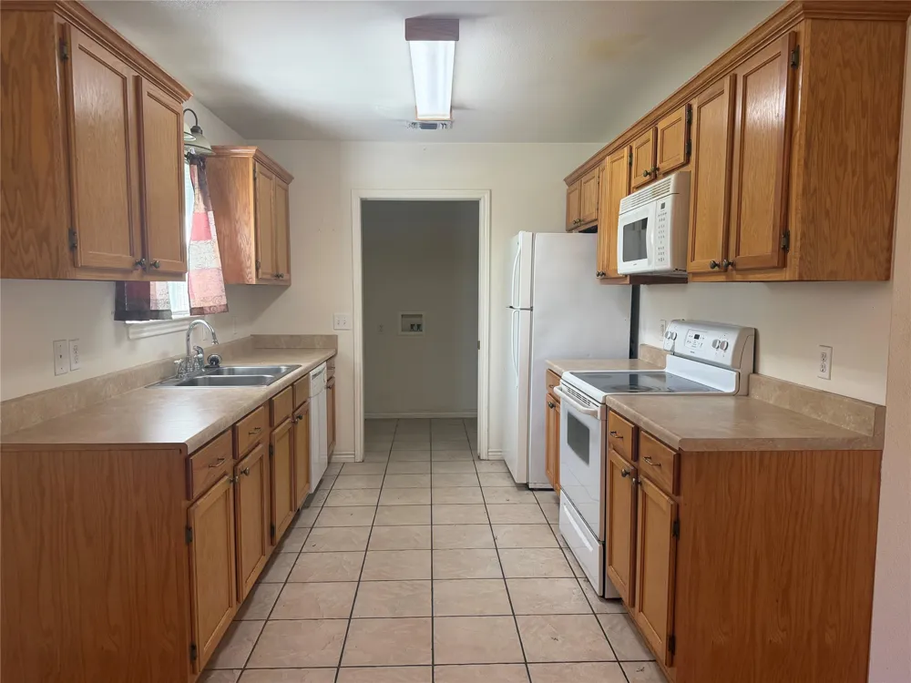 2502 Davisville Road Lufkin, TX 75901