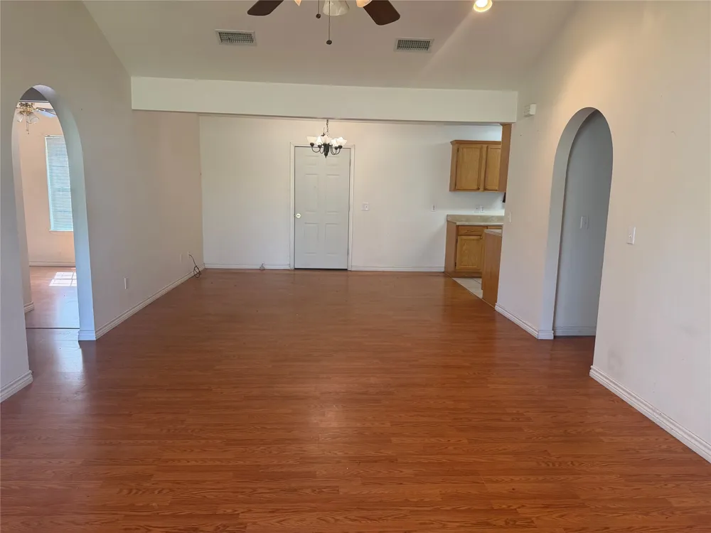 2502 Davisville Road Lufkin, TX 75901