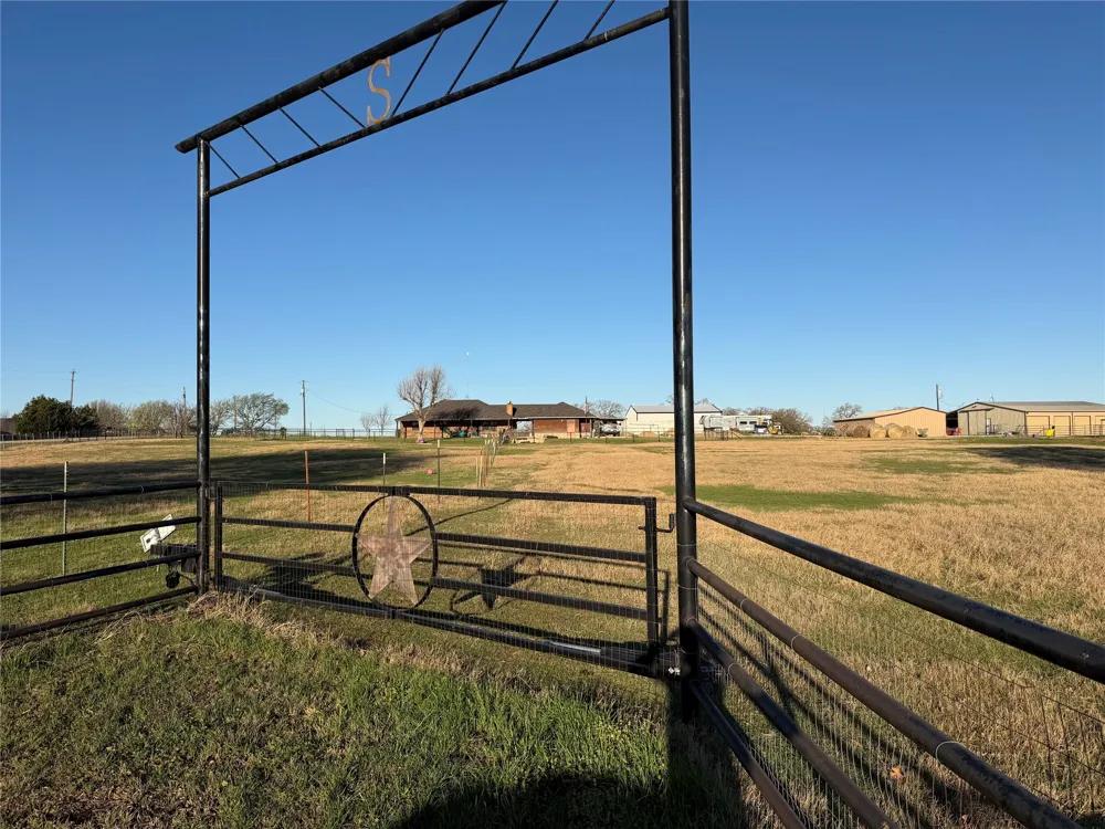 170 County Road 4678 Boyd, TX 76023