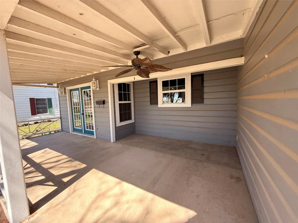 312 W Church Street Olney, TX 76374