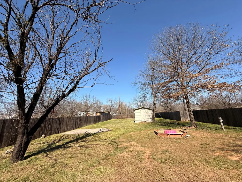 312 W Church Street Olney, TX 76374