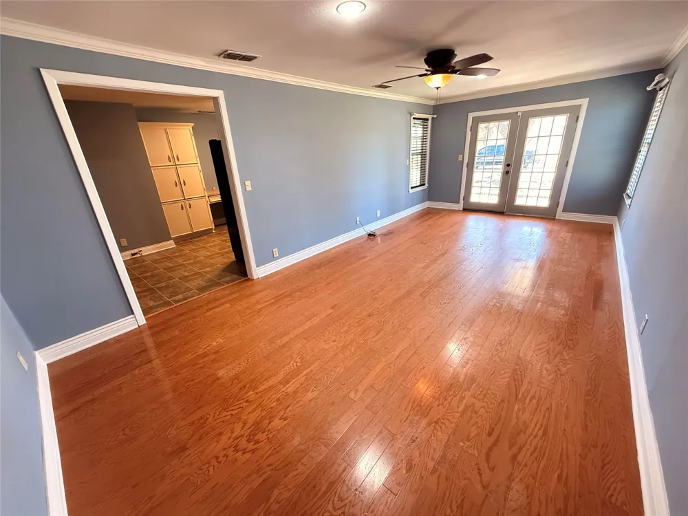 312 W Church Street Olney, TX 76374