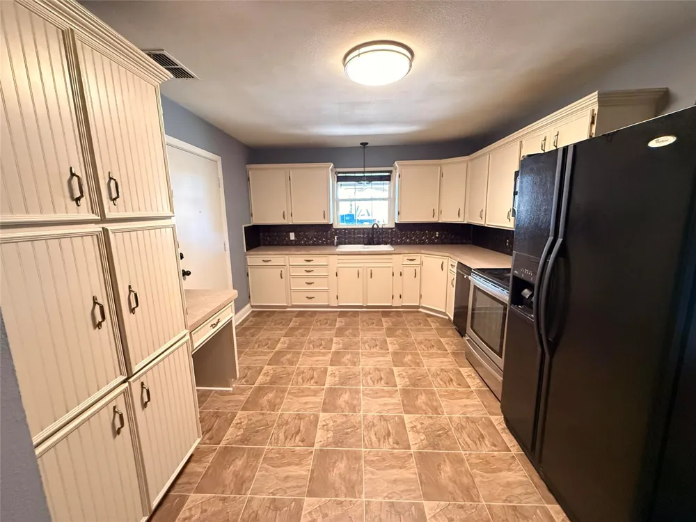 312 W Church Street Olney, TX 76374