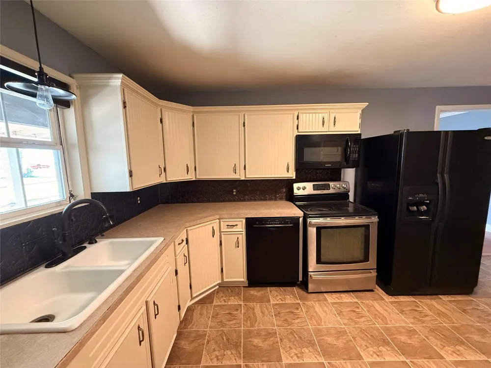 312 W Church Street Olney, TX 76374