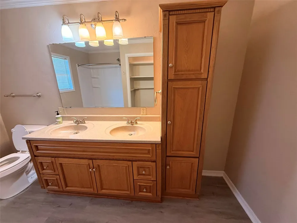 312 W Church Street Olney, TX 76374