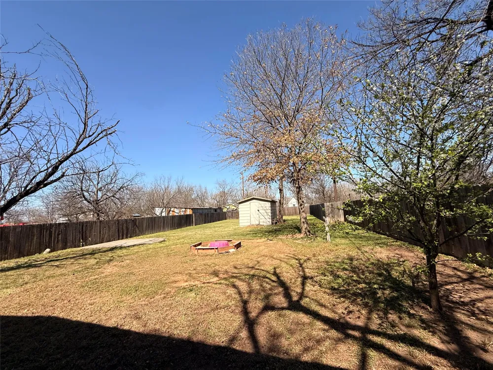 312 W Church Street Olney, TX 76374