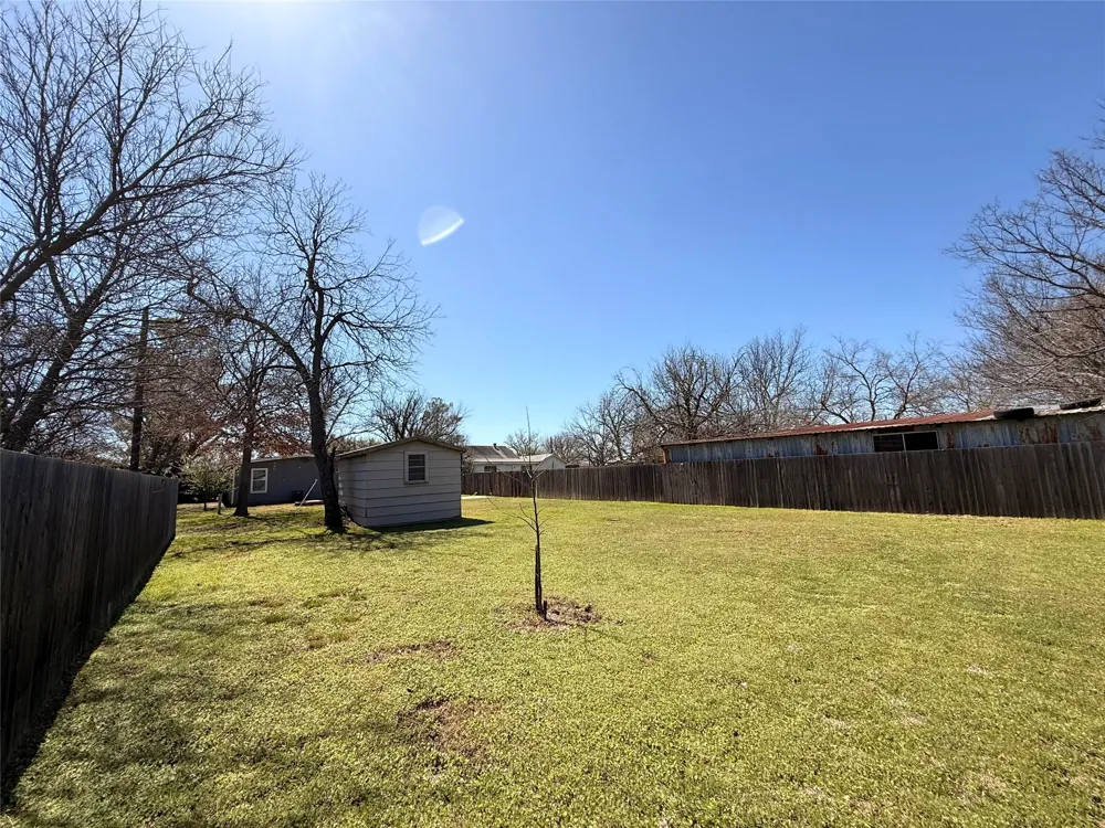 312 W Church Street Olney, TX 76374