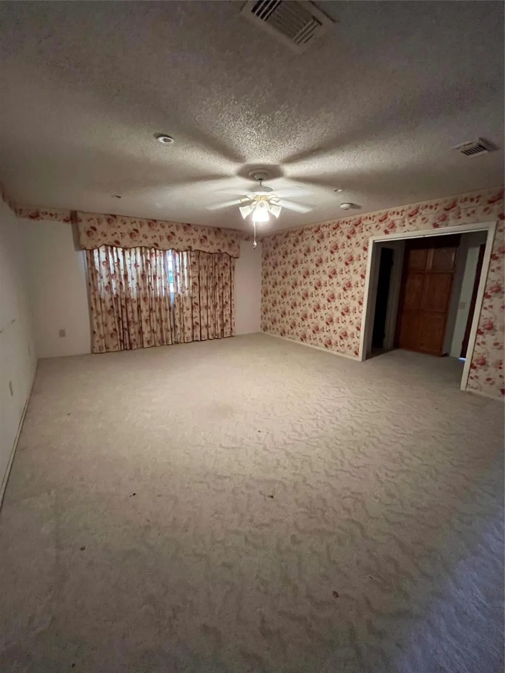 233 E Vaughn Lane Deer Park, TX 77536