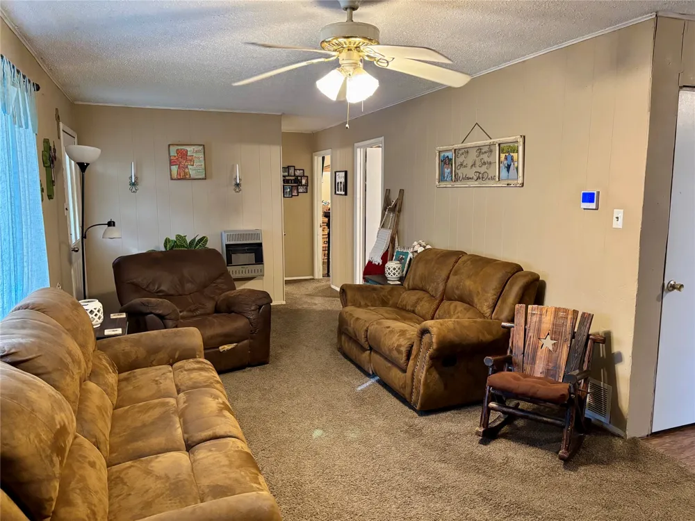 135 1ST STREET SE Detroit, TX 75436