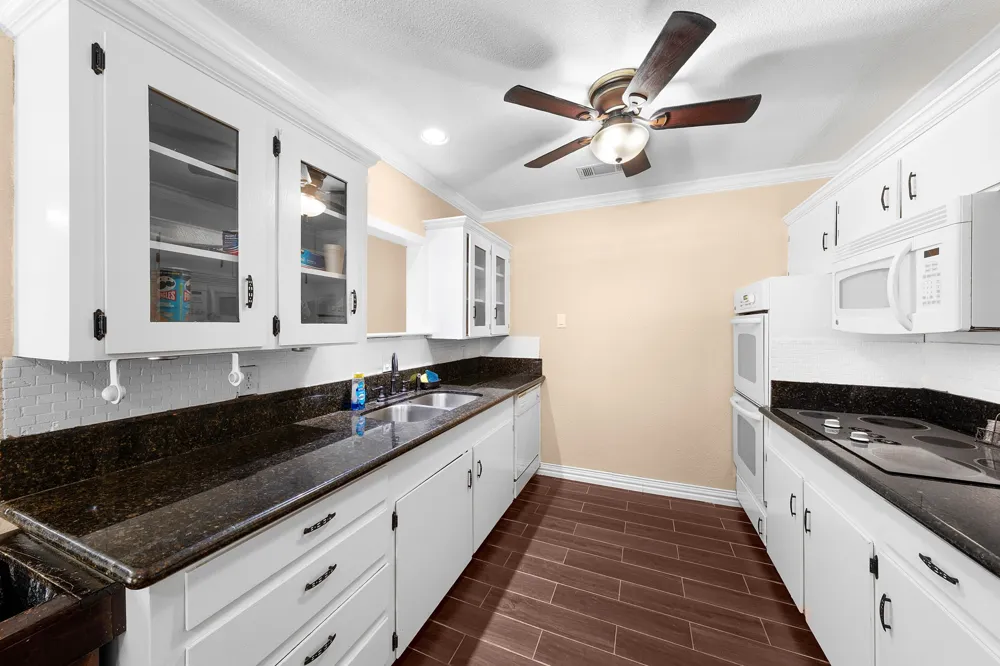 1075 Oak Ridge Drive Oak Ridge, TX 75160