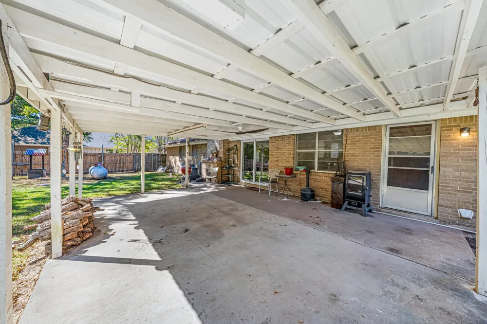 1075 Oak Ridge Drive Oak Ridge, TX 75160