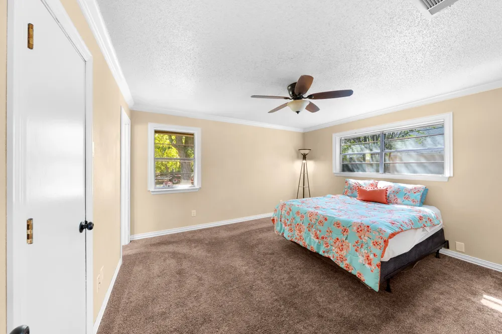 1075 Oak Ridge Drive Oak Ridge, TX 75160