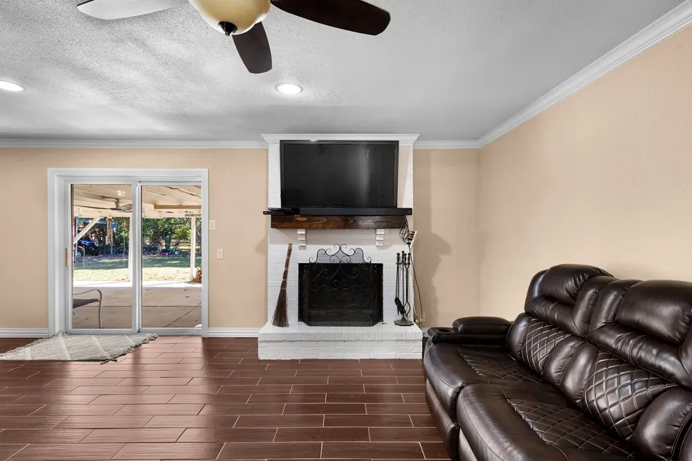 1075 Oak Ridge Drive Oak Ridge, TX 75160