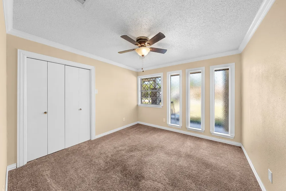 1075 Oak Ridge Drive Oak Ridge, TX 75160