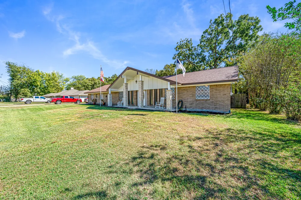1075 Oak Ridge Drive Oak Ridge, TX 75160