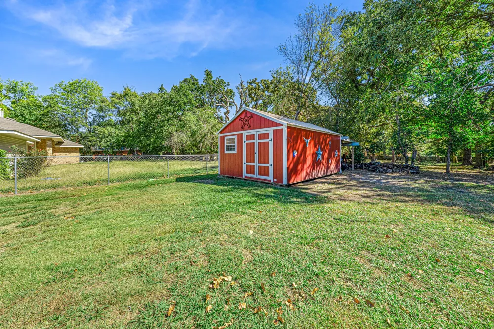 1075 Oak Ridge Drive Oak Ridge, TX 75160